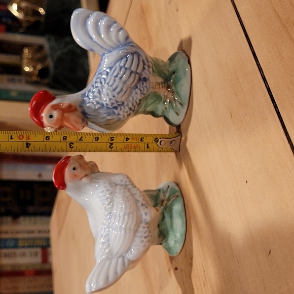 Ceramic Rooster & Hen salt & pepper shakers. - Picture 5 of 5